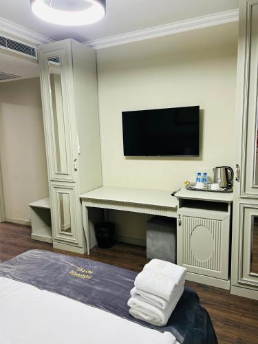 parliament hotel and restaurant