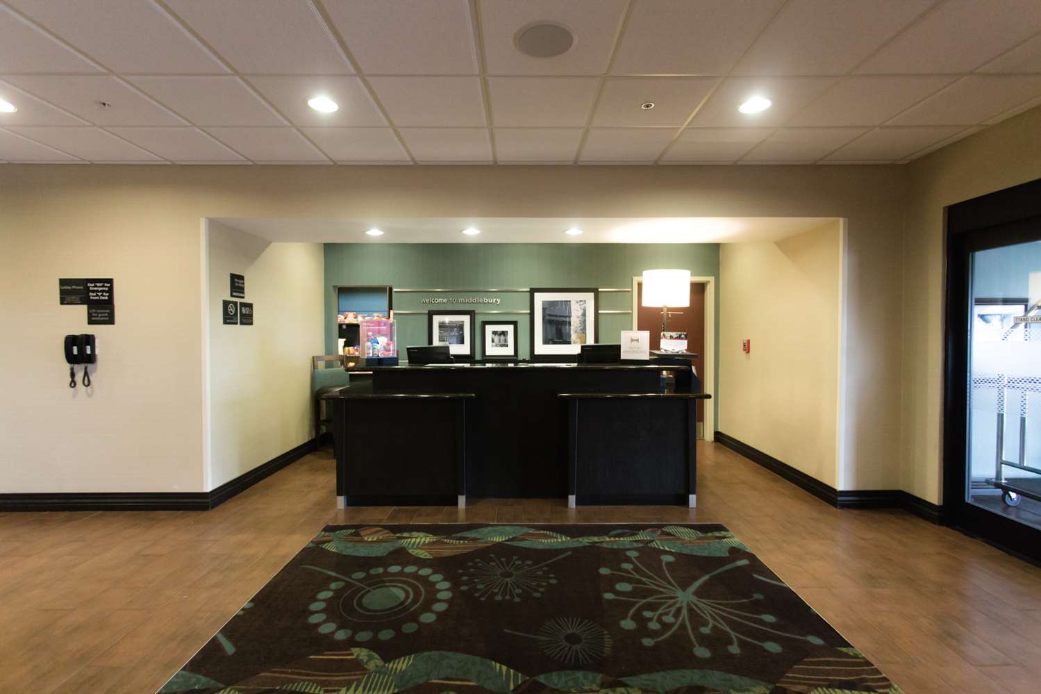 hampton inn and suites middlebury