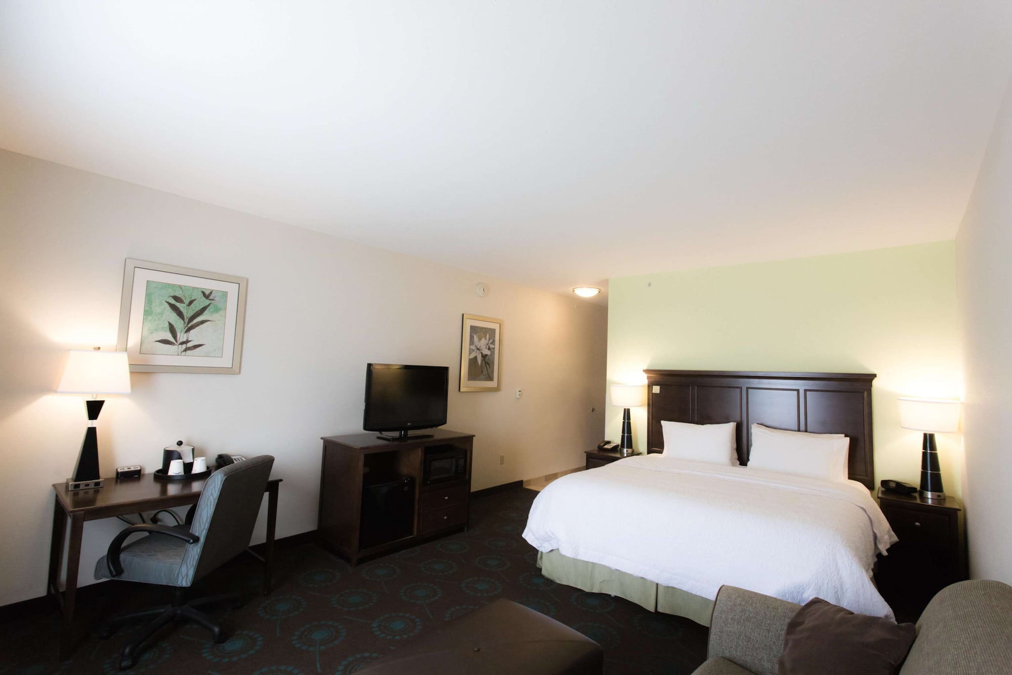hampton inn and suites middlebury