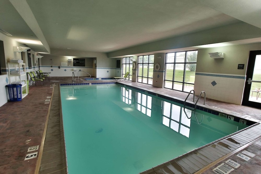 hampton inn and suites middlebury