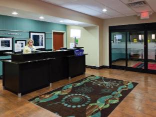 hampton inn and suites middlebury