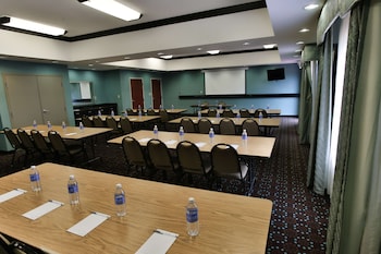 Hampton Inn & Suites Middlebury,Indiana>>Elkhart,3 star