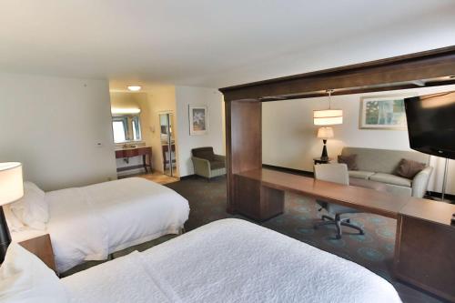 hampton inn and suites middlebury