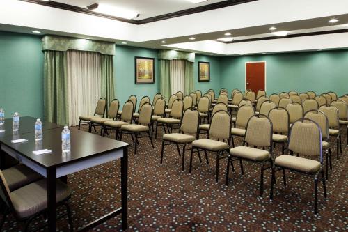 hampton inn and suites middlebury