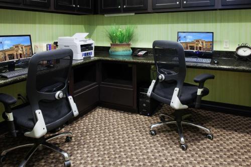 hampton inn and suites middlebury