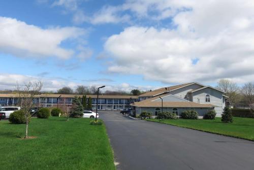 Days Inn By Wyndham Middletown/Newport Area,Newport>>Middletown,2 star