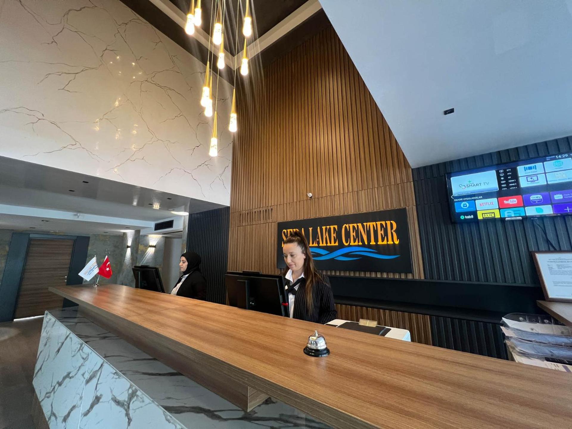 sera lake center hotel