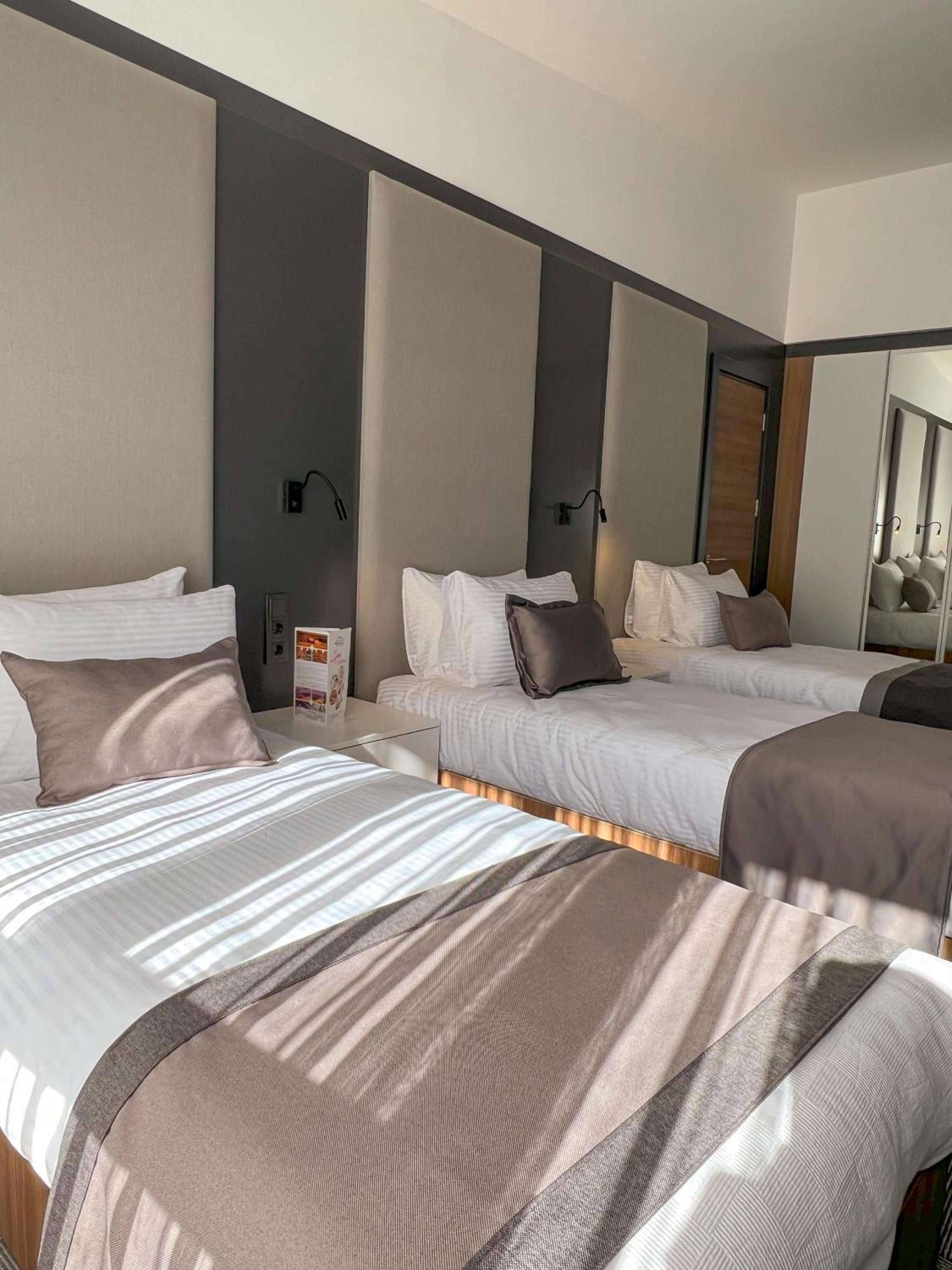 sera lake center hotel