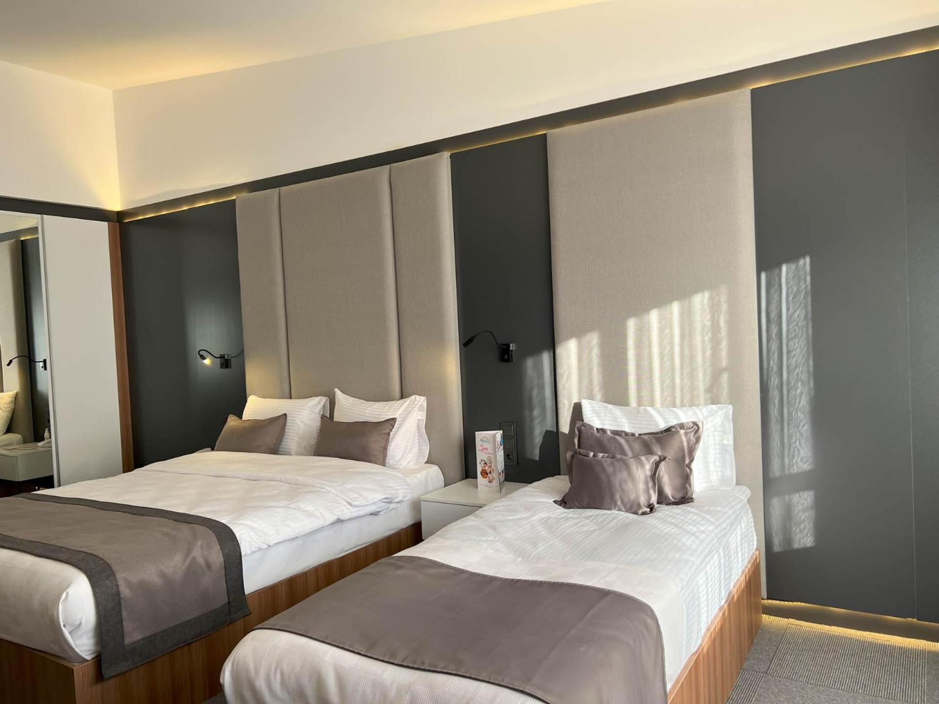 sera lake center hotel