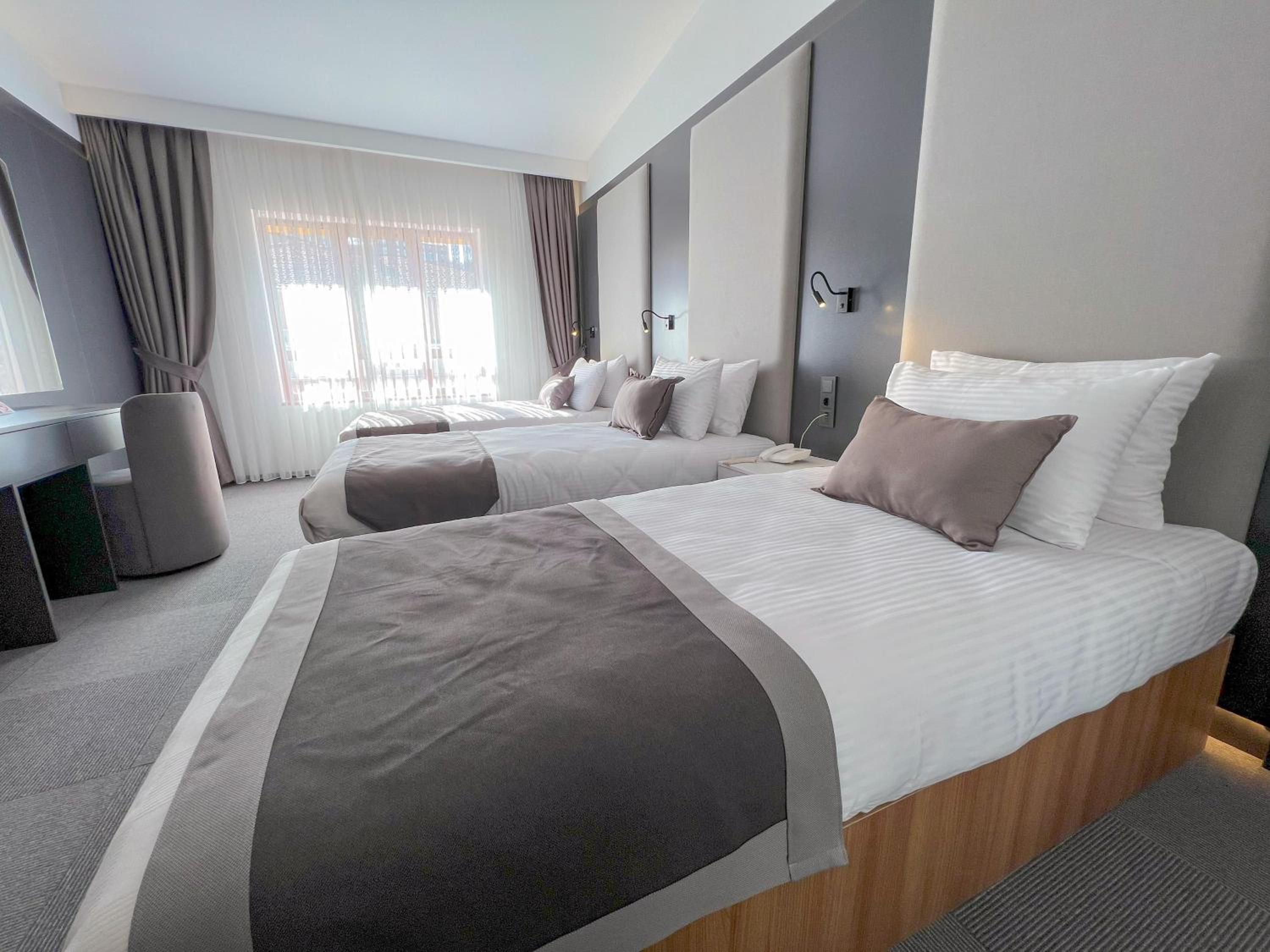 sera lake center hotel