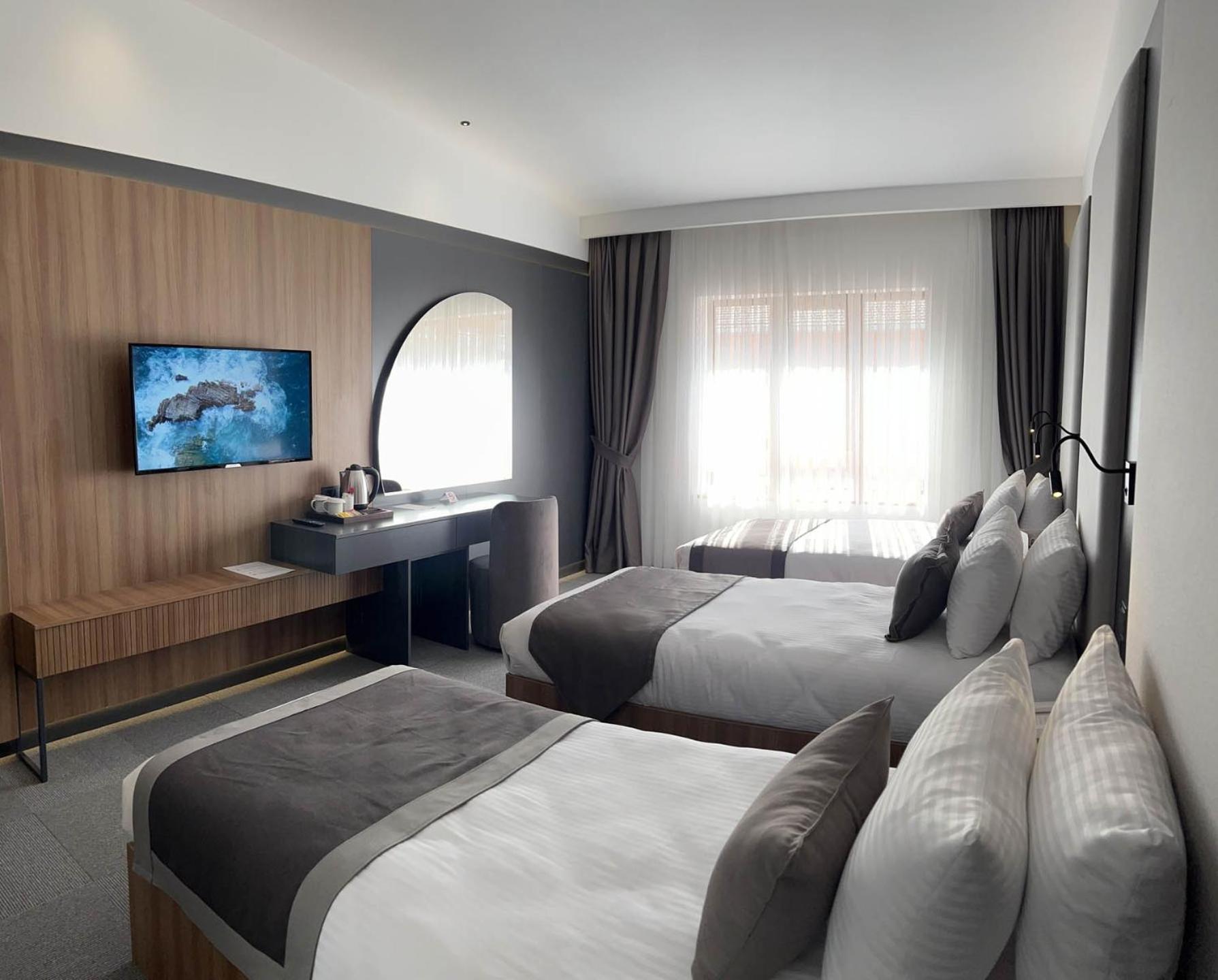 sera lake center hotel
