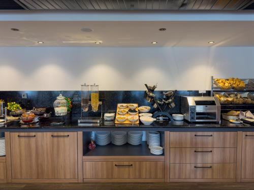 sera lake center hotel