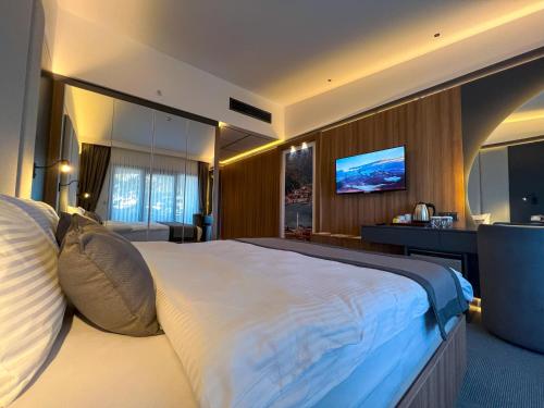 sera lake center hotel