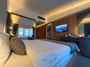 sera lake center hotel