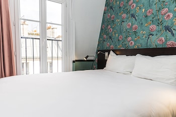 vintage paris gare du nord by hiphophostels