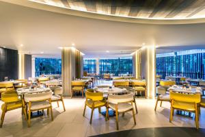 holiday inn resort phuket karon beach by ihg