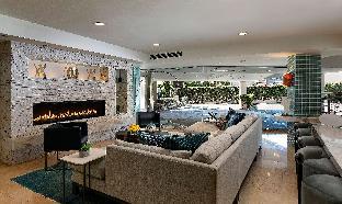 the belamar hotel manhattan beach tapestry by hilton