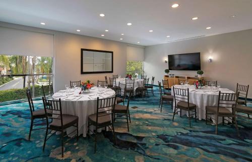the belamar hotel manhattan beach tapestry by hilton