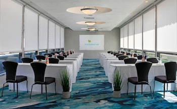the belamar hotel manhattan beach tapestry by hilton