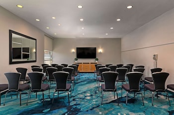 the belamar hotel manhattan beach tapestry by hilton