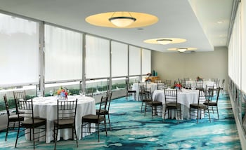 the belamar hotel manhattan beach tapestry by hilton
