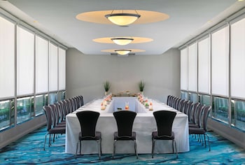 the belamar hotel manhattan beach tapestry by hilton