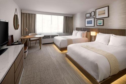 the belamar hotel manhattan beach tapestry by hilton