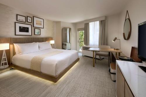 the belamar hotel manhattan beach tapestry by hilton