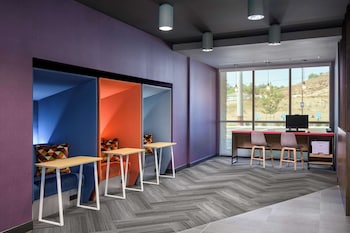 tru by hilton norco