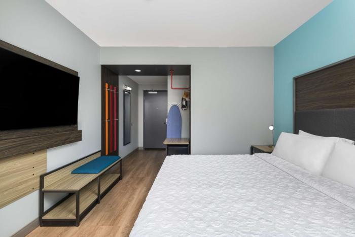 tru by hilton norco