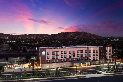 tru by hilton norco