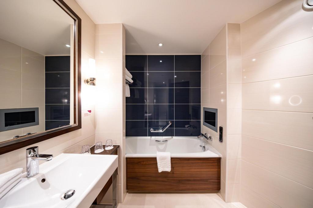 crowne plaza london gatwick airport an ihg hotel