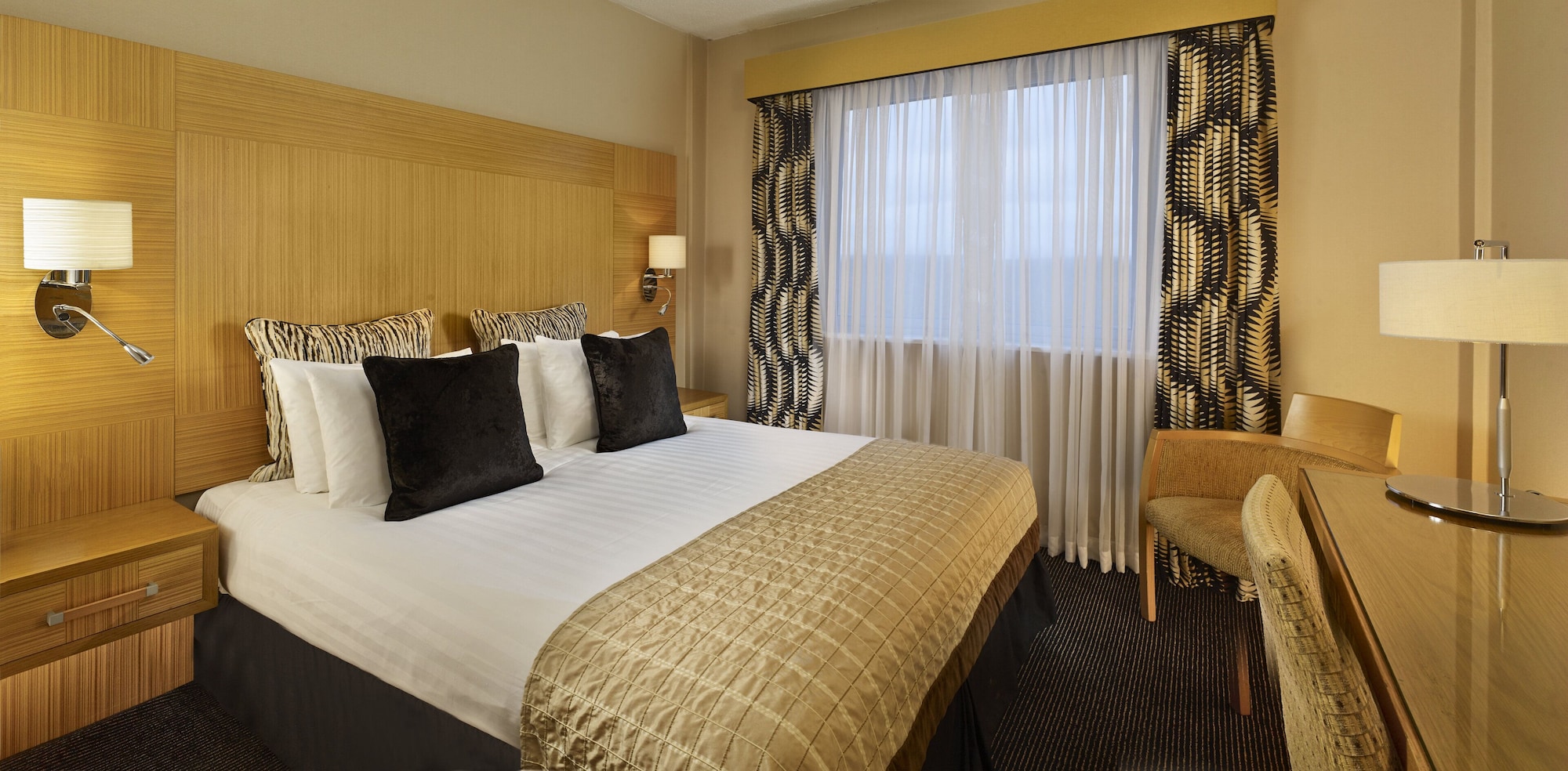 crowne plaza london gatwick airport an ihg hotel