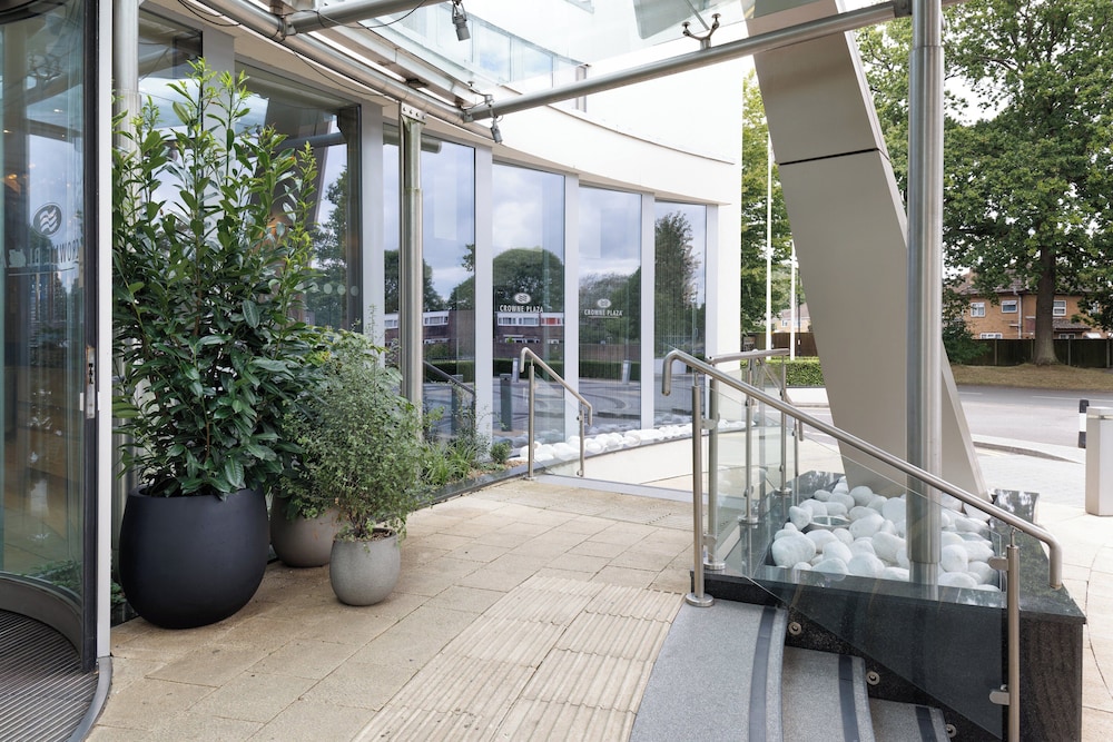 crowne plaza london gatwick airport an ihg hotel