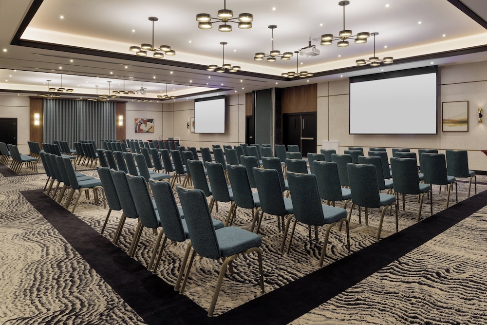 crowne plaza london gatwick airport an ihg hotel