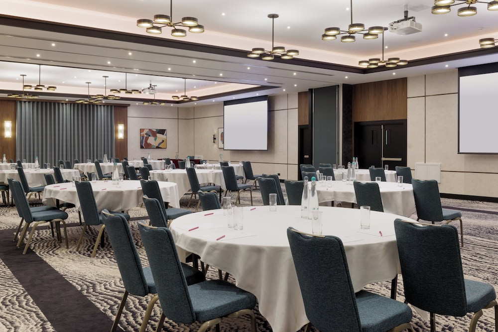 crowne plaza london gatwick airport an ihg hotel