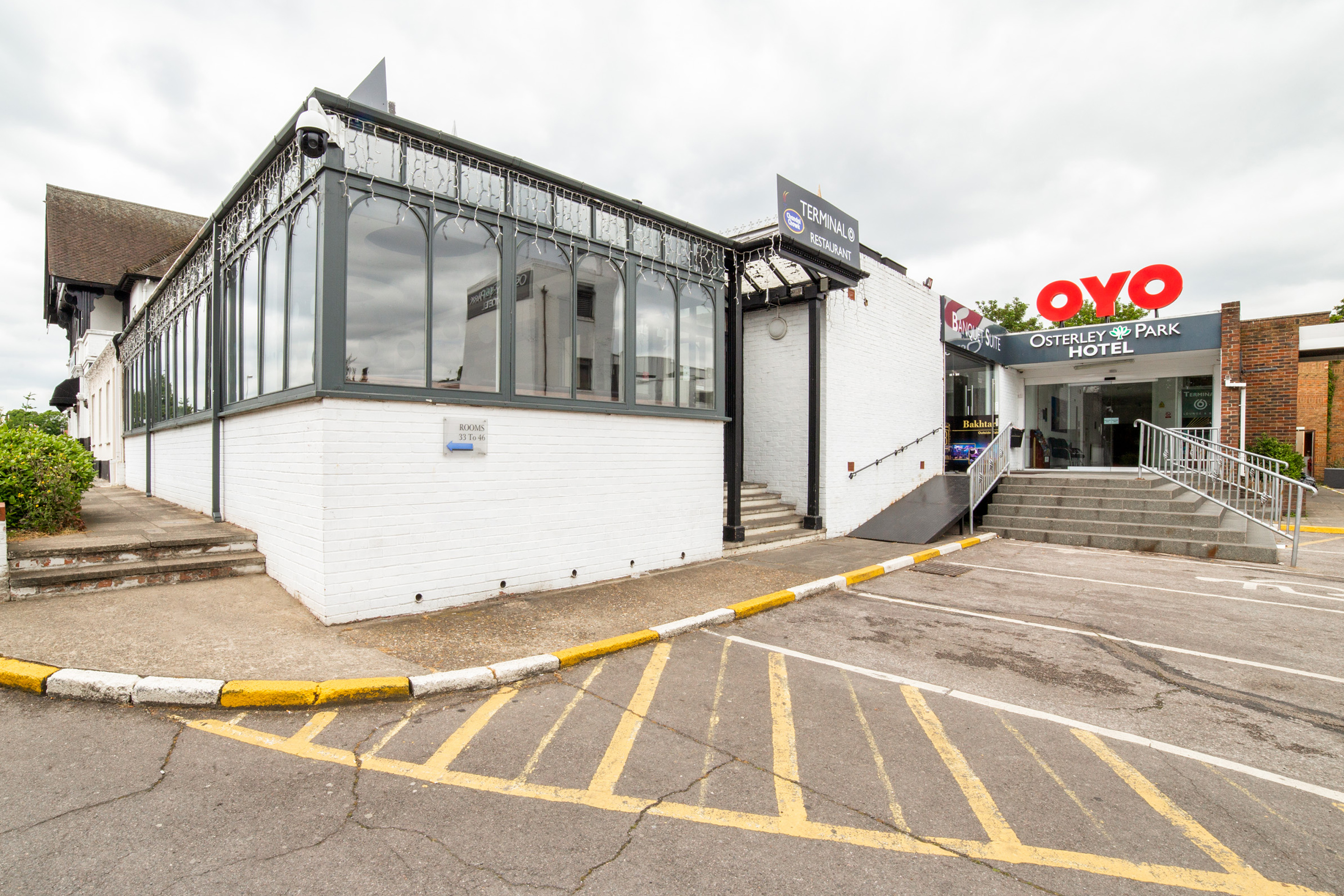 Osterley Park Hotel,Croydon>>Brentford,3 star