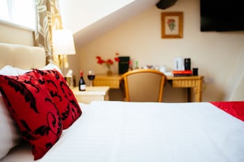 Pymgate Lodge Hotel,Gatley>>Cheadle,3 star