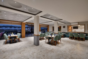 click hotel royal pearl galenda dahej