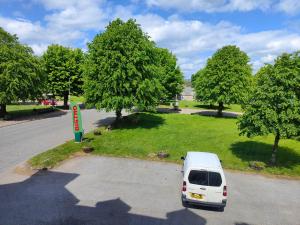 richmond arms adults only