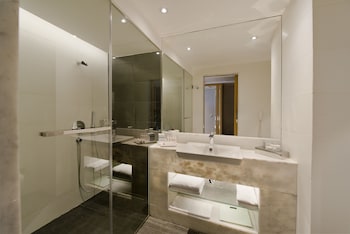 akra v hotel