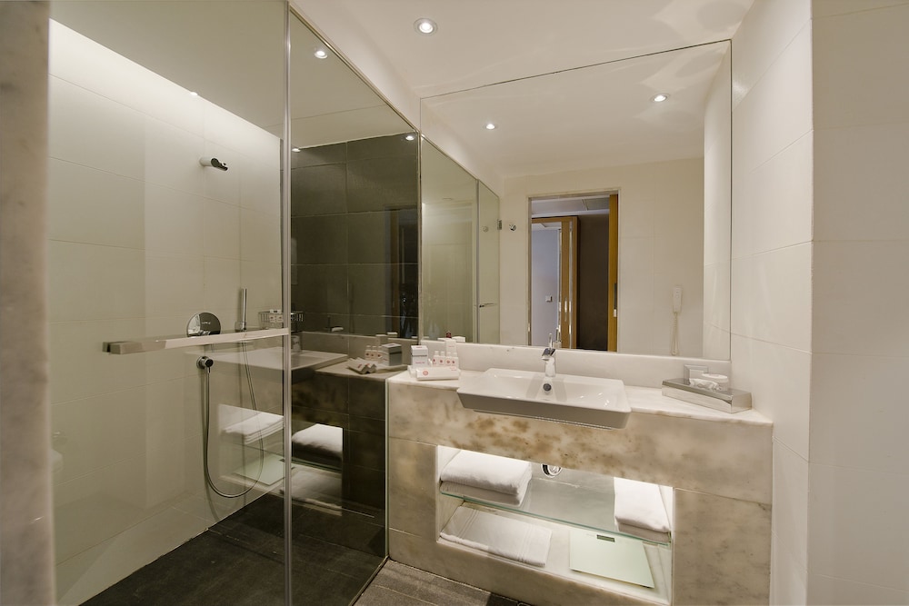 akra v hotel