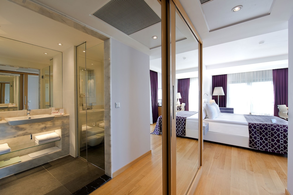 akra v hotel