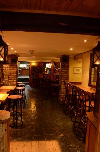 the uppercross house hotel