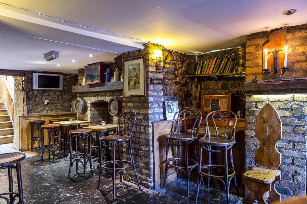 the uppercross house hotel