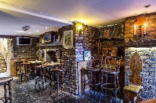 the uppercross house hotel