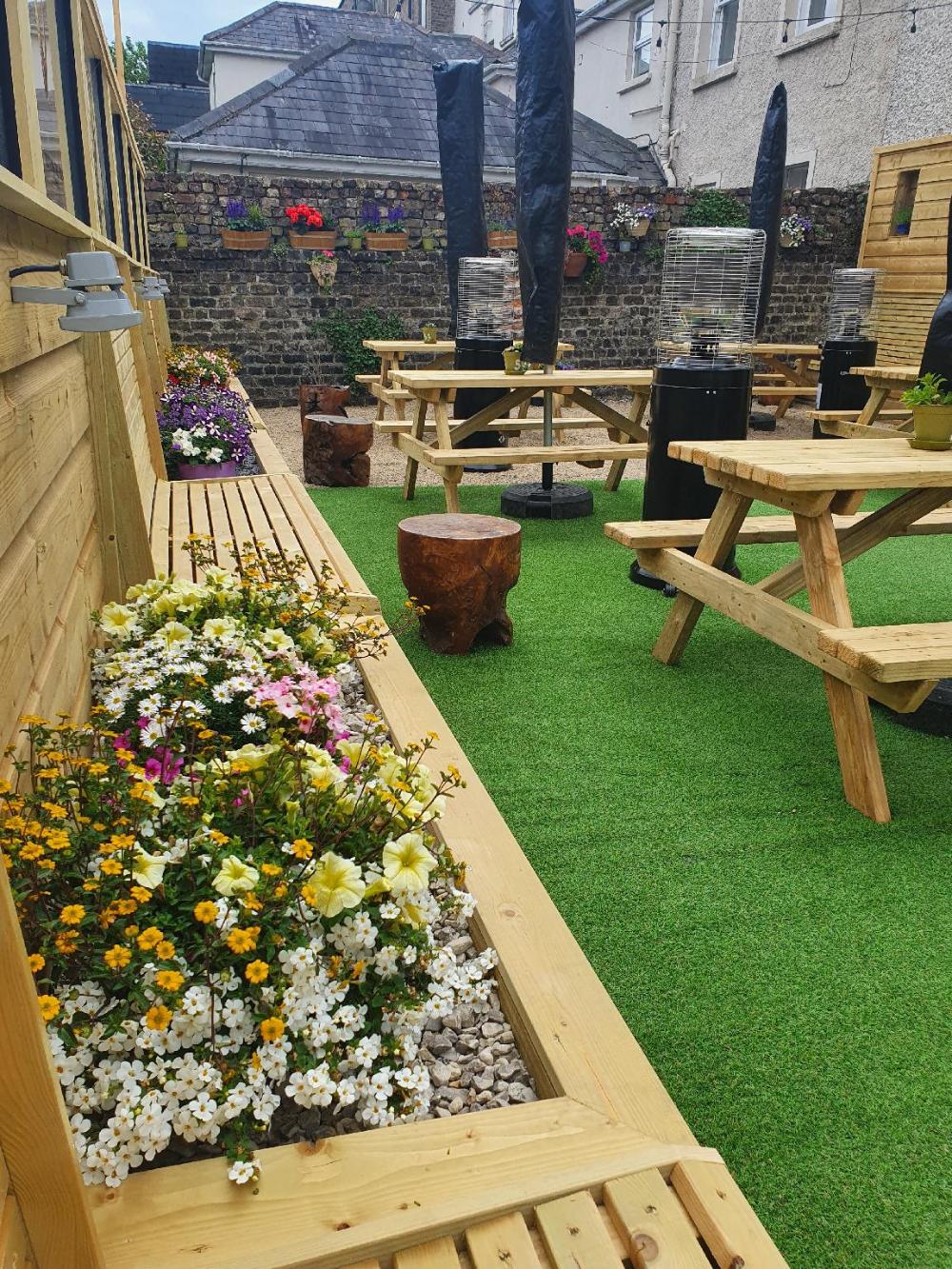 the uppercross house hotel