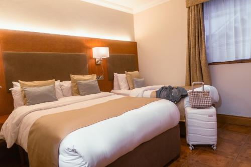 the uppercross house hotel