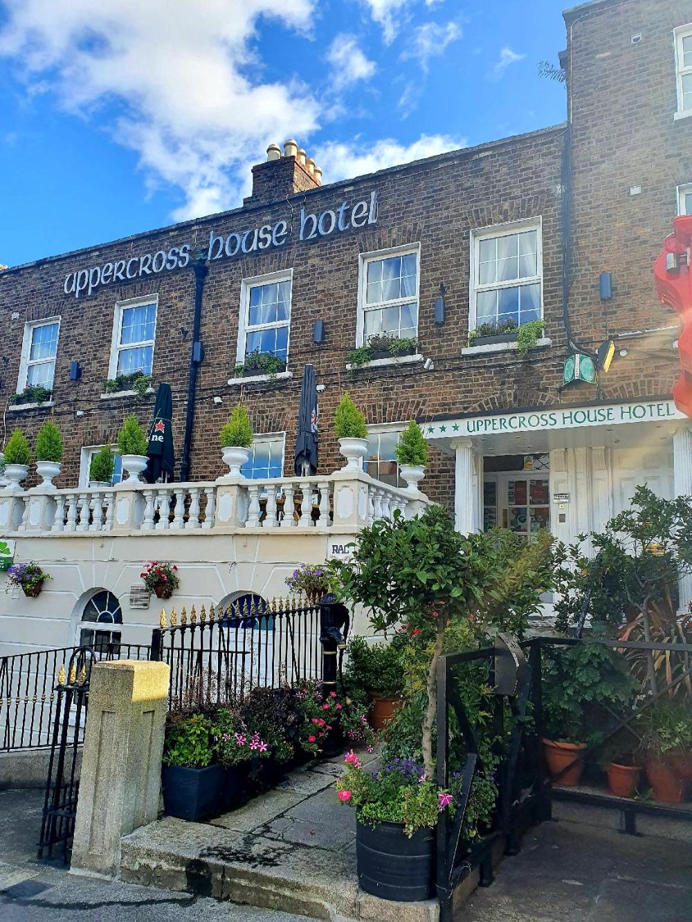 the uppercross house hotel