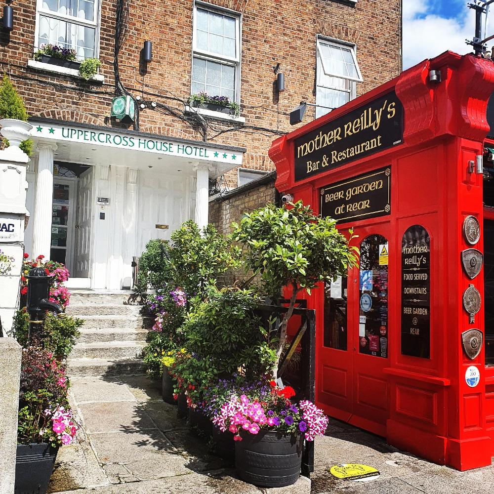 the uppercross house hotel